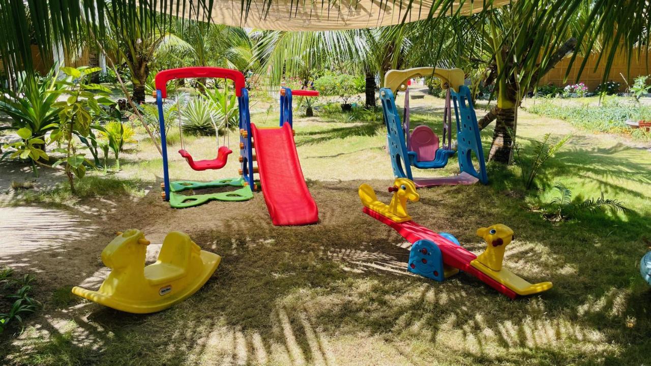 Footprints Beach Resort Agpudlos Esterno foto