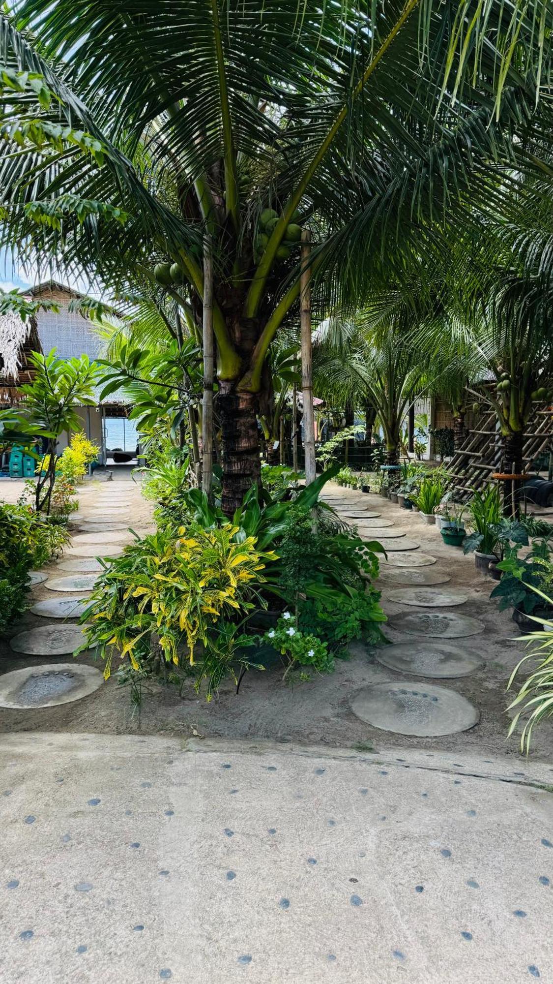 Footprints Beach Resort Agpudlos Esterno foto