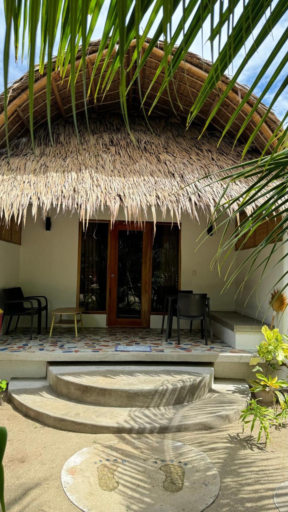 Footprints Beach Resort Agpudlos Esterno foto