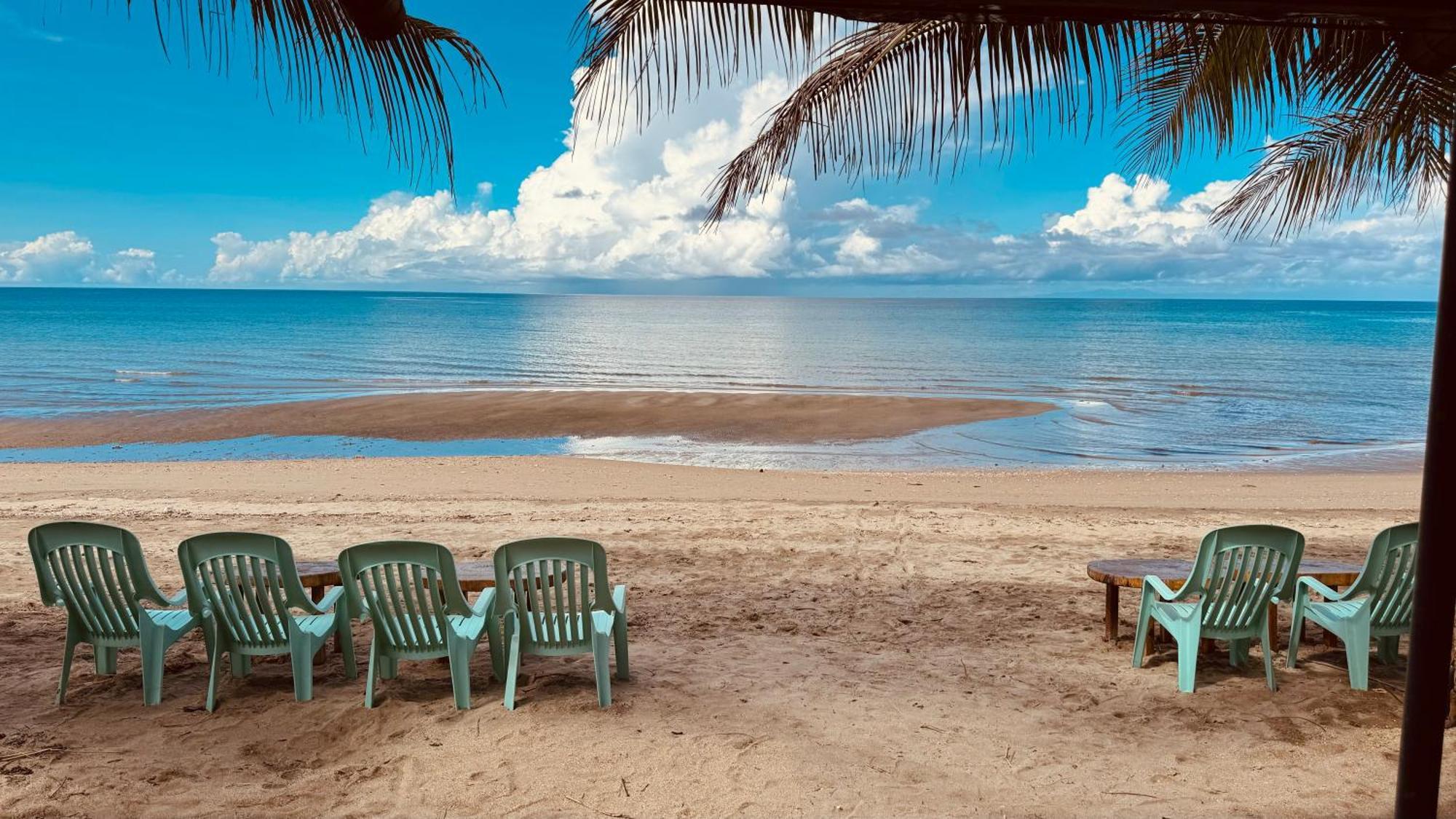 Footprints Beach Resort Agpudlos Esterno foto
