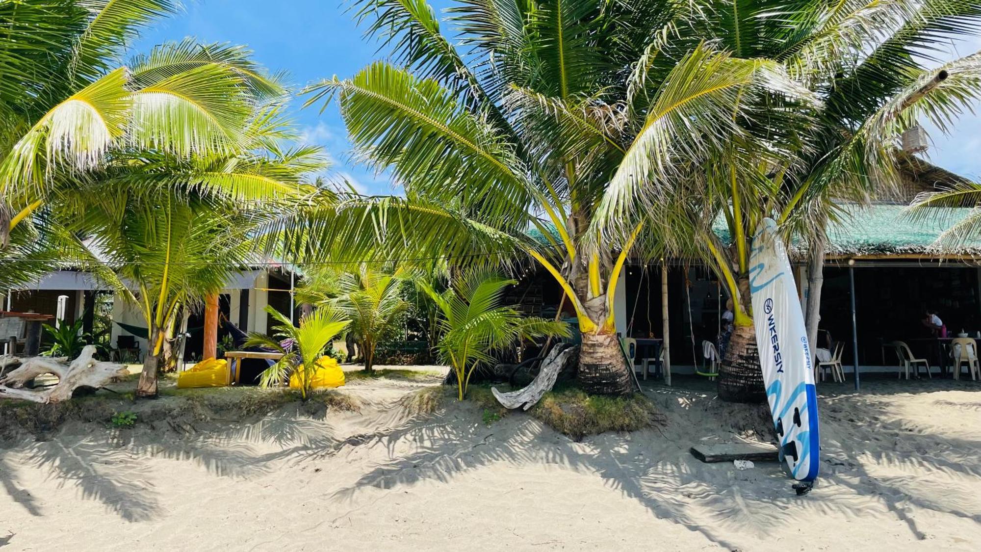 Footprints Beach Resort Agpudlos Esterno foto