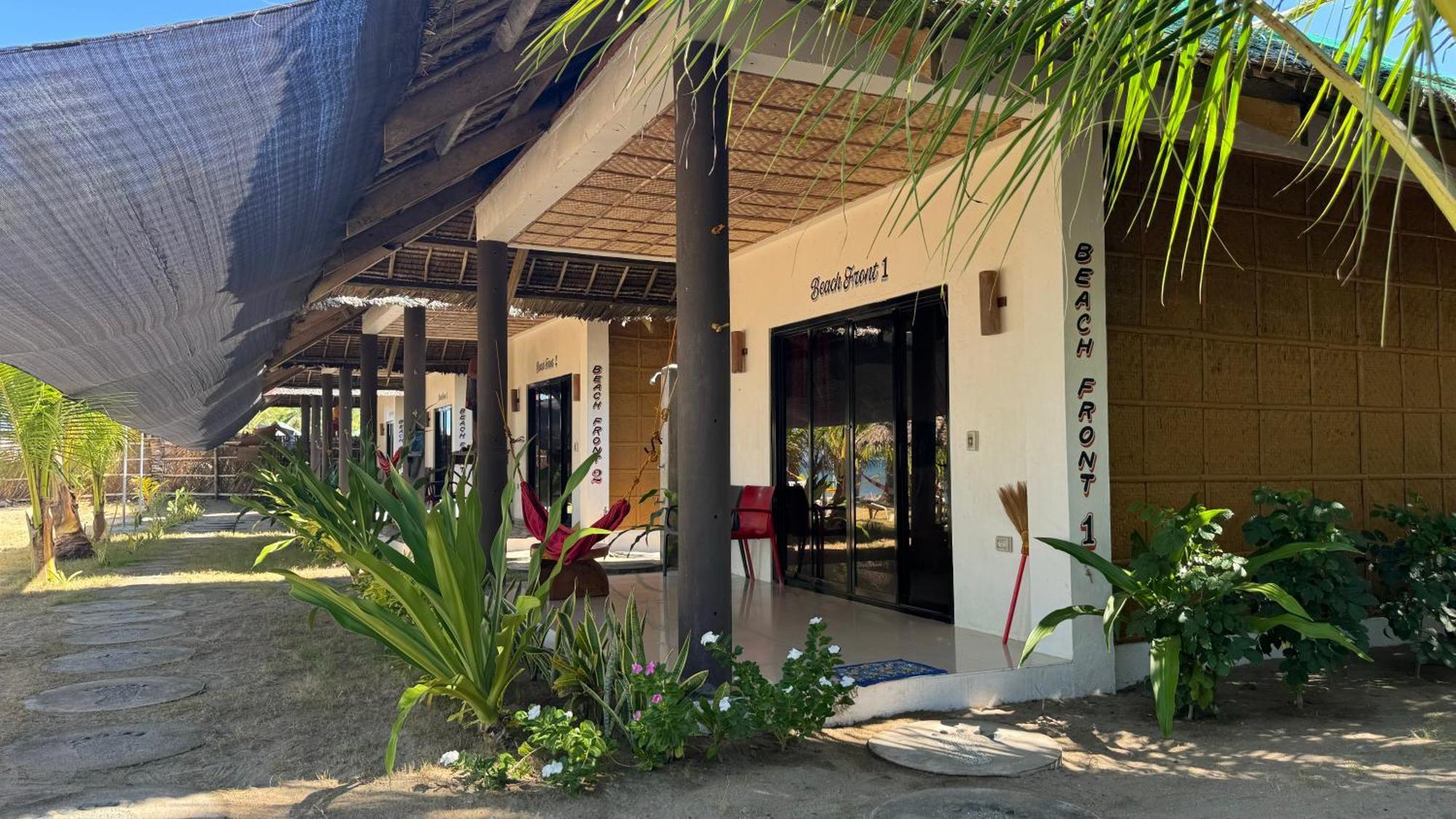 Footprints Beach Resort Agpudlos Esterno foto