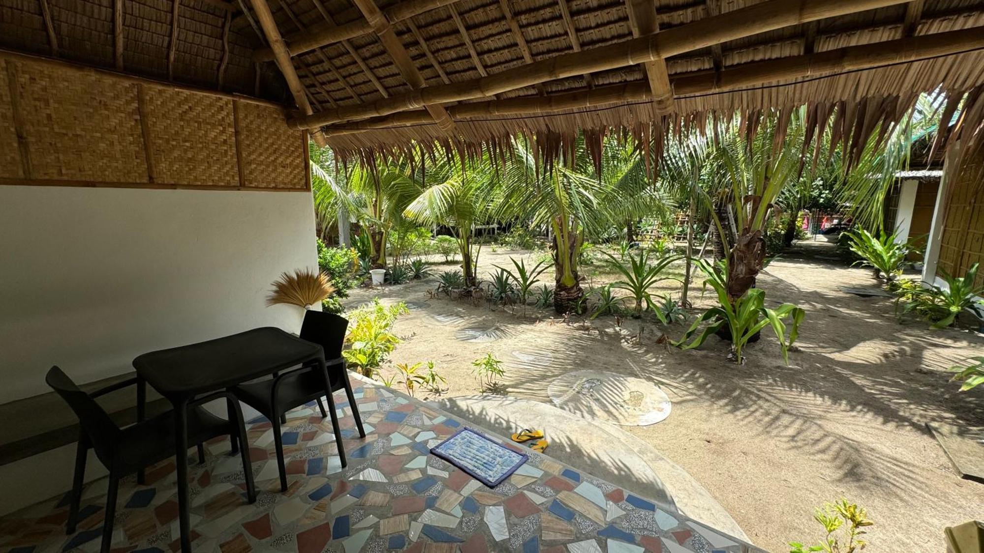 Footprints Beach Resort Agpudlos Esterno foto