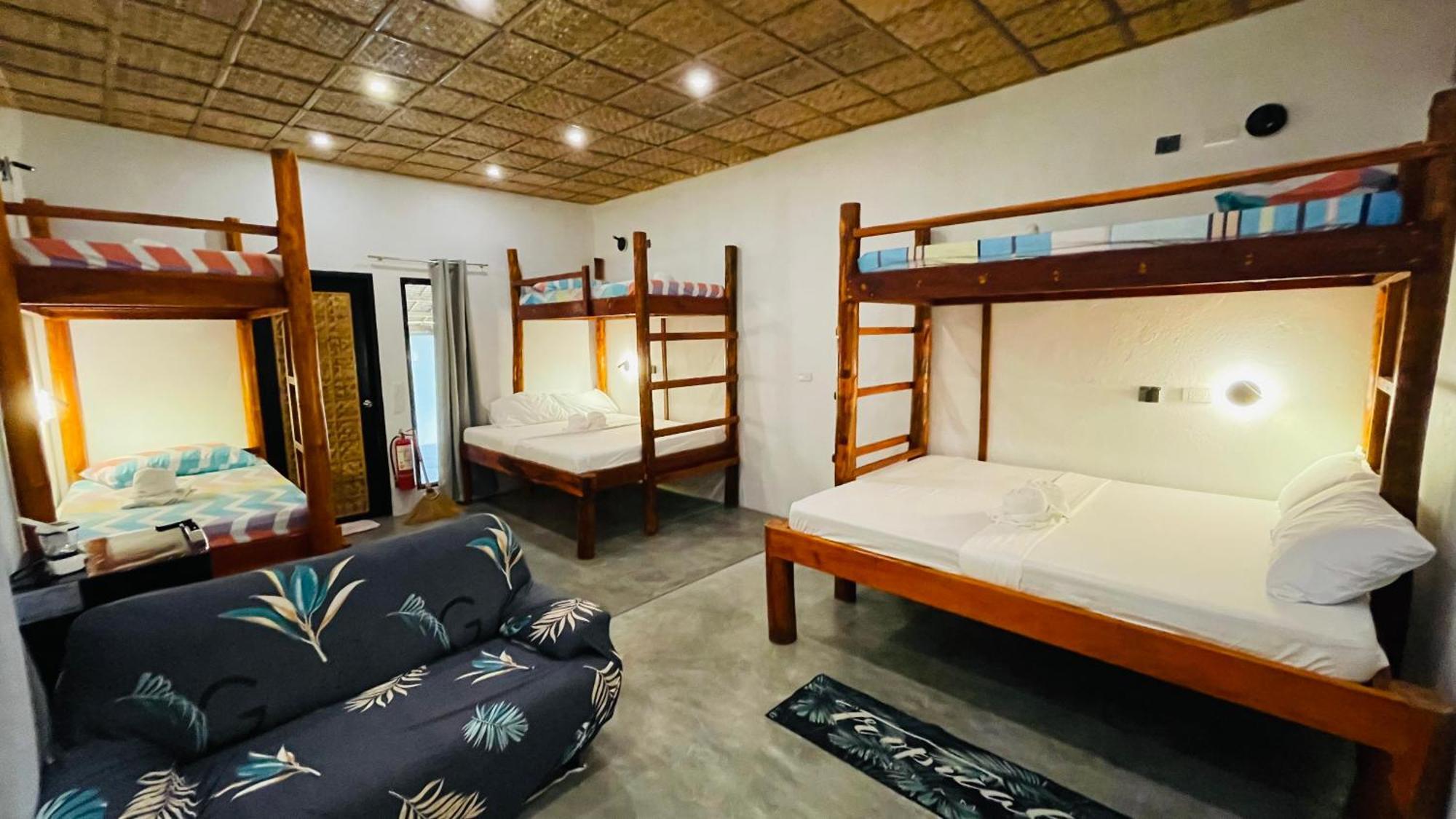 Footprints Beach Resort Agpudlos Esterno foto